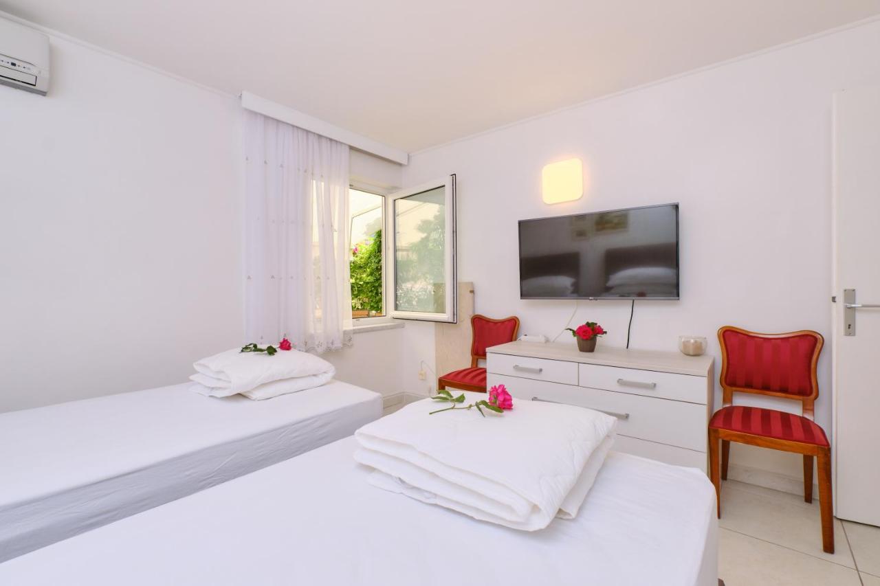 Apartments Antares มาลีโลชินจ์ ภายนอก รูปภาพ