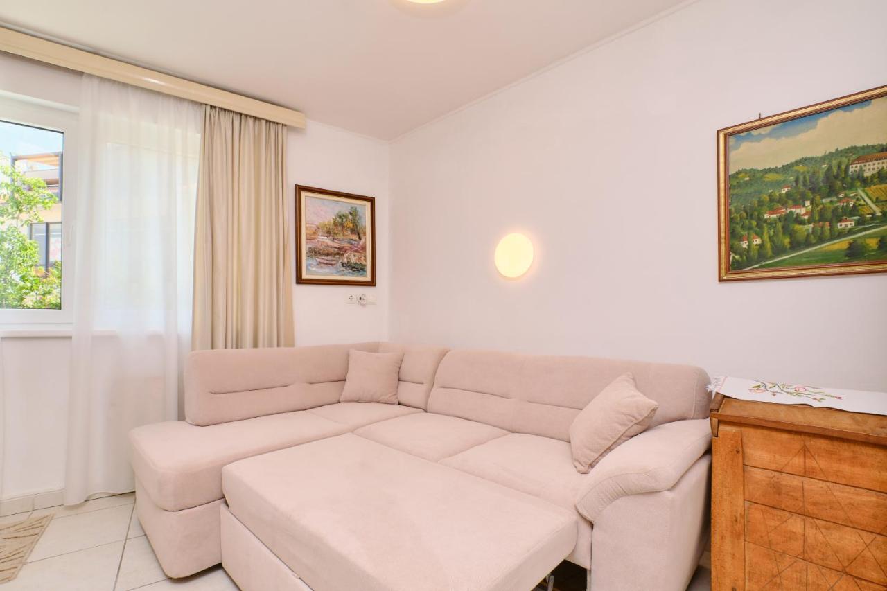 Apartments Antares มาลีโลชินจ์ ภายนอก รูปภาพ